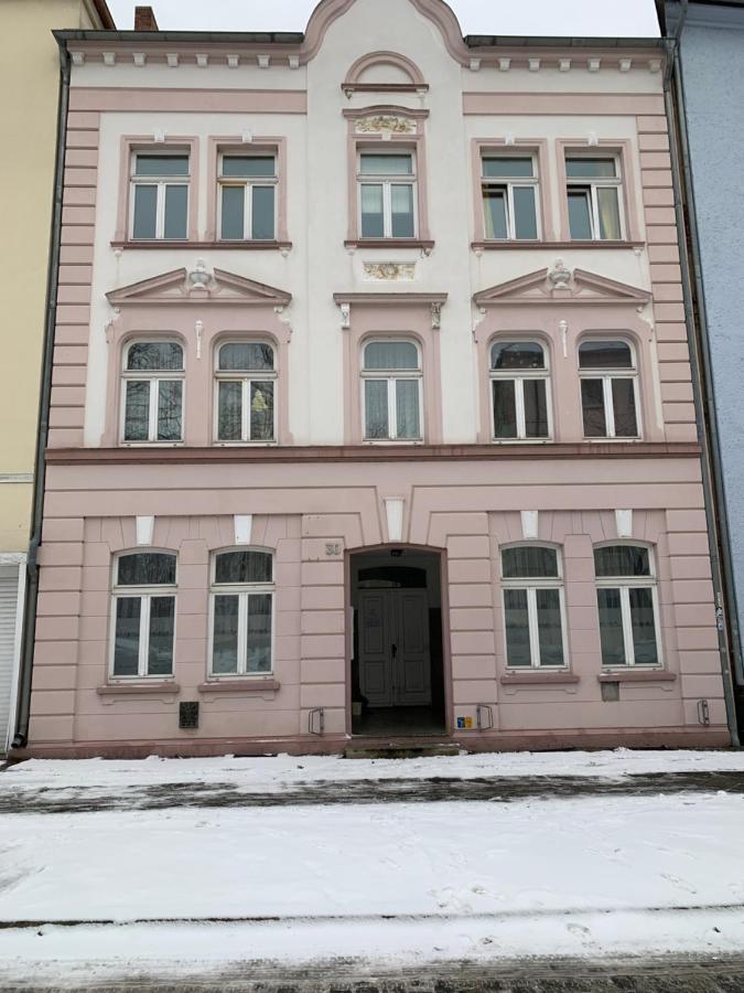 Best-Preis Fewo Rathausblick 2 - Zentrale Lage In Wittenberge - 2 Personen - Einzelzimmer - Vollausstattung - Wlan / Prime & Self-Check-In Buitenkant foto