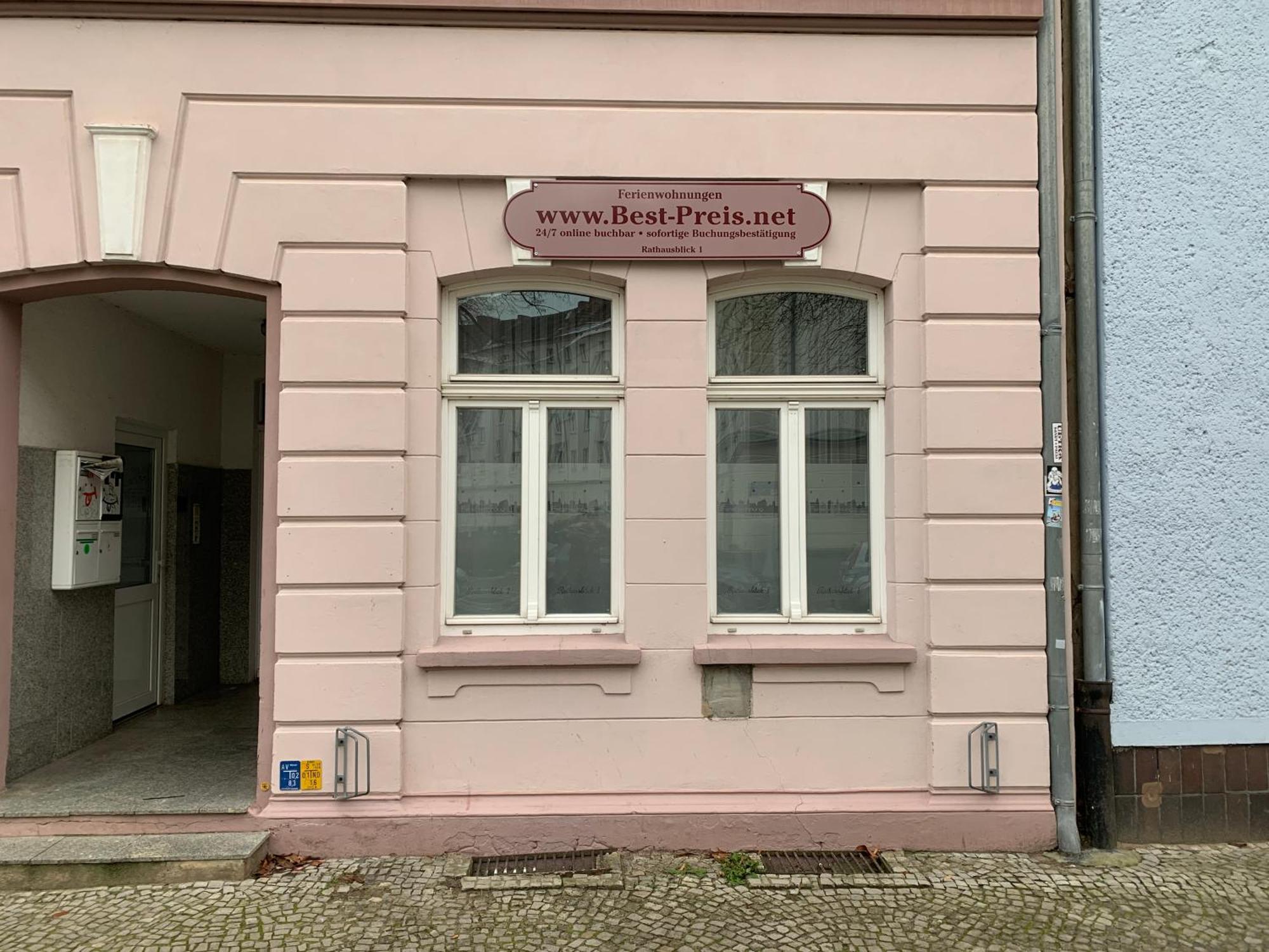 Best-Preis Fewo Rathausblick 2 - Zentrale Lage In Wittenberge - 2 Personen - Einzelzimmer - Vollausstattung - Wlan / Prime & Self-Check-In Buitenkant foto